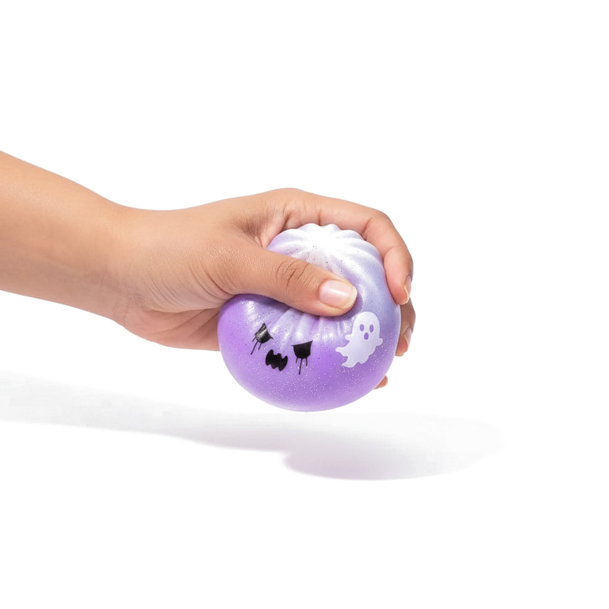 Squishy Fantôme d'Halloween slow rising – tenu en main