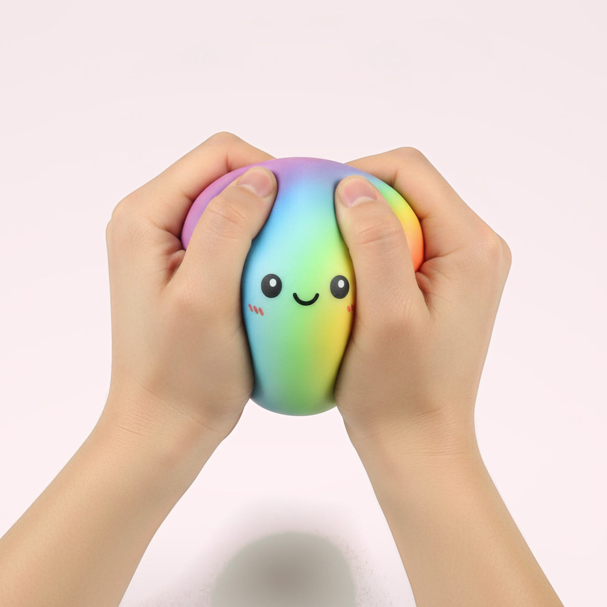 Squishy Géant Ravioli vapeur avec panier en bambou – en main
